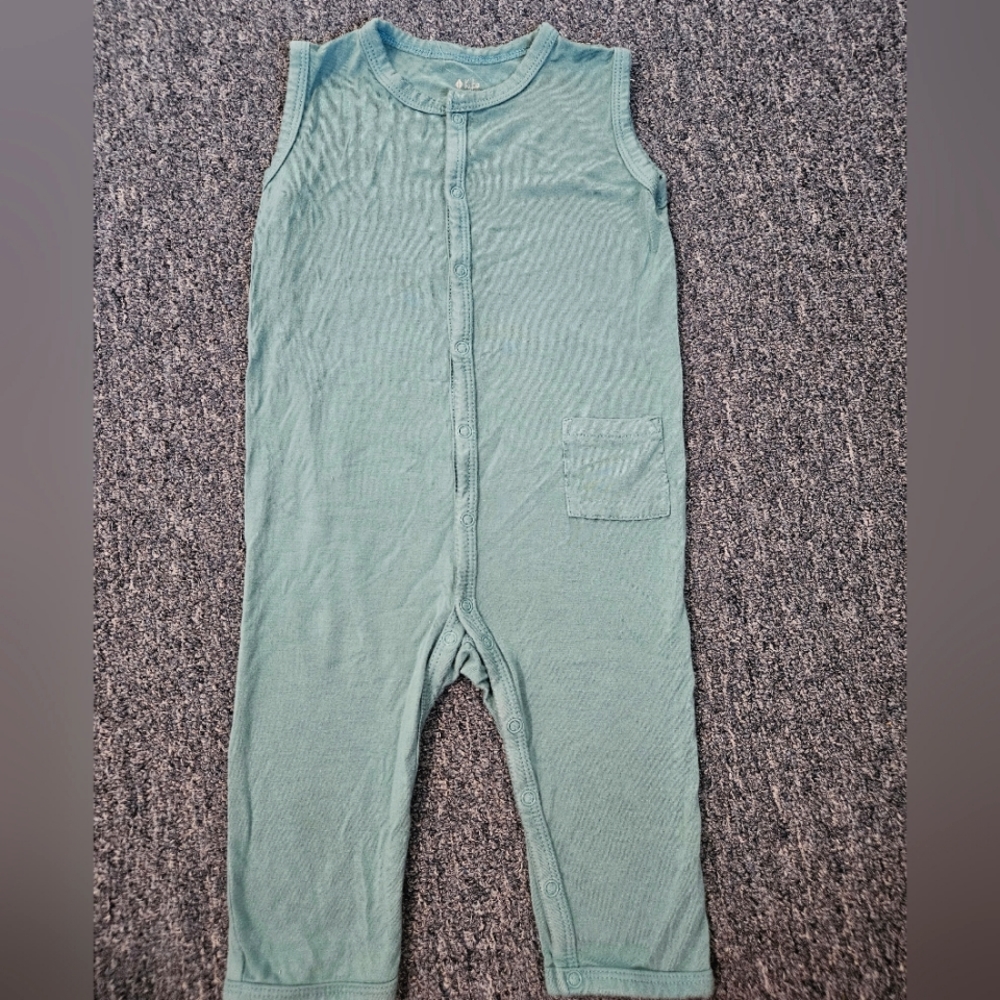 Kyte baby sleeveless romper 18-24m in color COVE